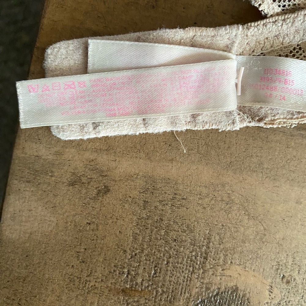 EUC Victoria’s Secret Pink Padded Bra - Picture 4 of 12